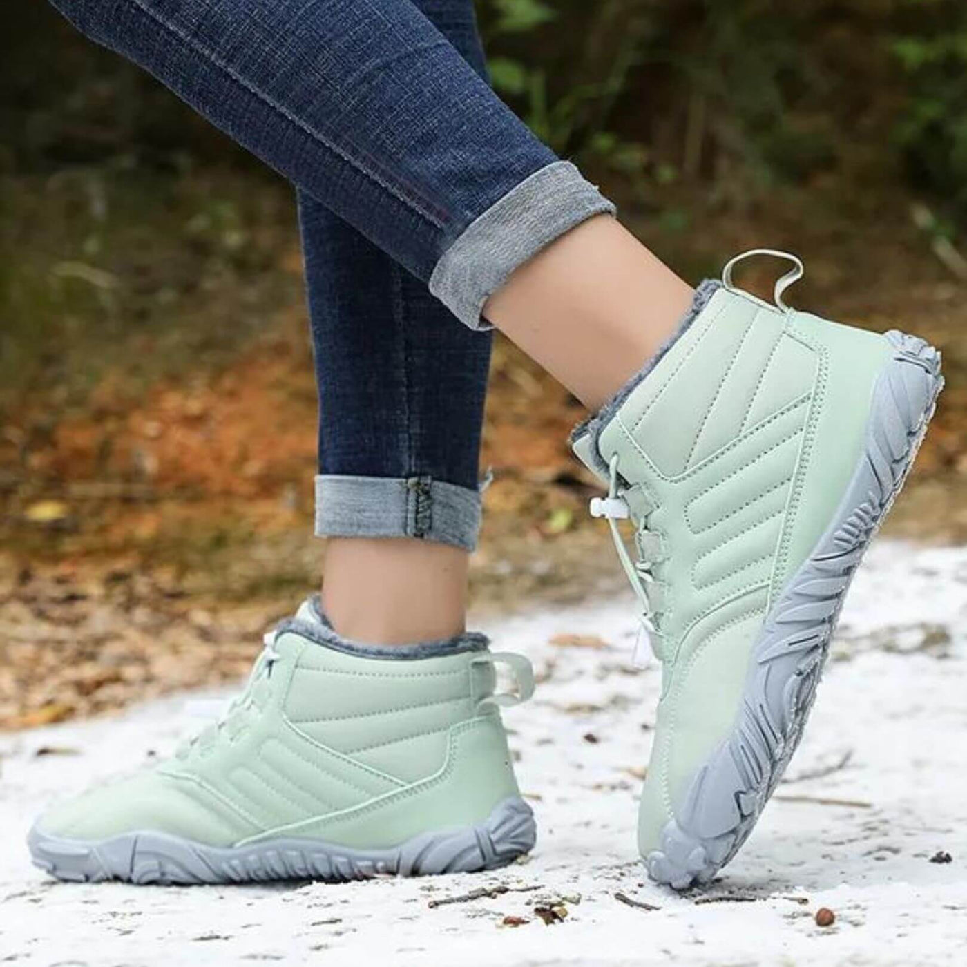 Men's high-top sneakers with a warm and modern design