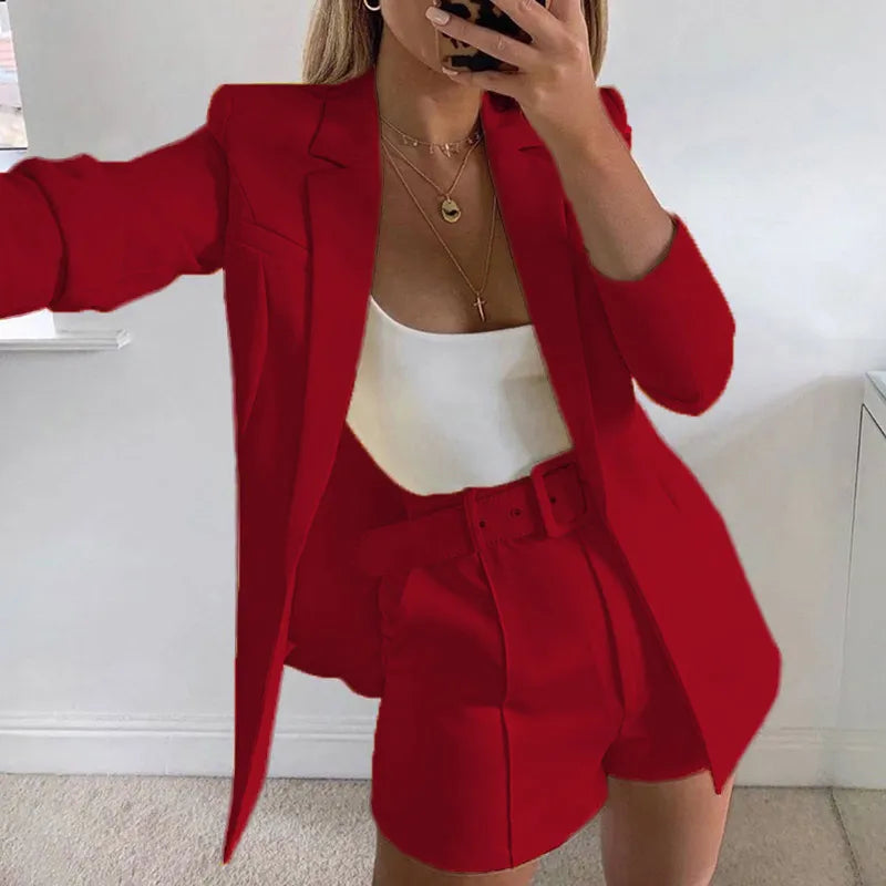 Marga - Elegant linen blazer and shorts set for women