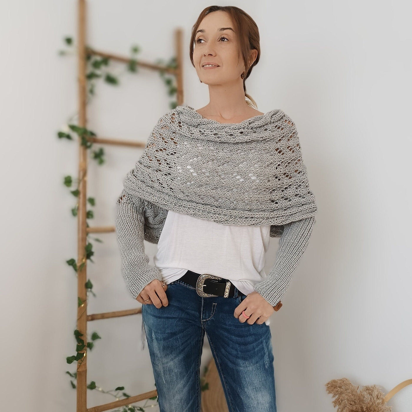 Fia - Warm scarf with ponytail sleeves