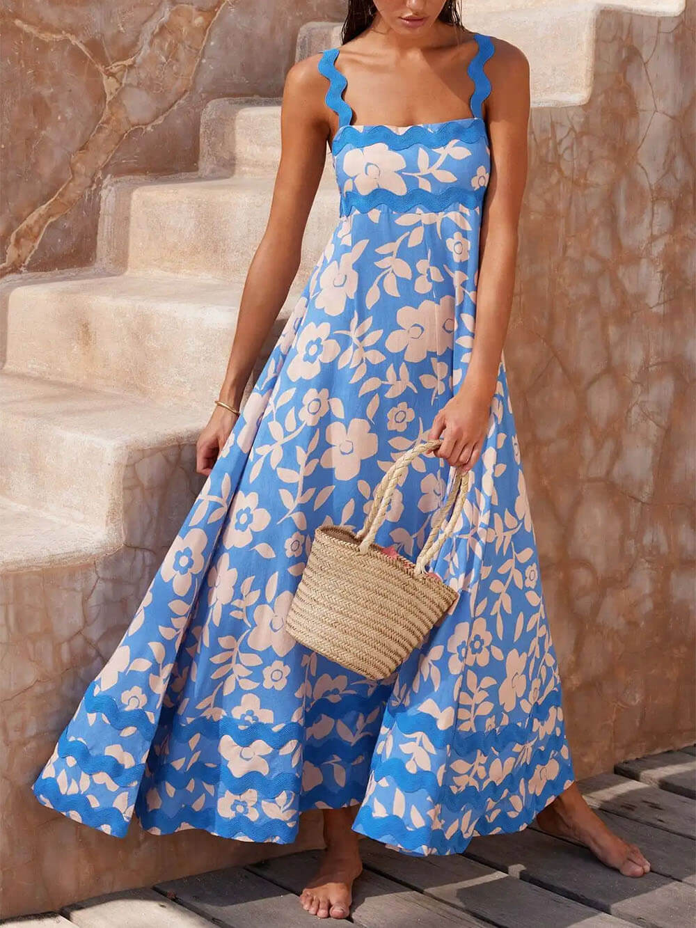 Mila - Long dress with straps and a printed square neckline