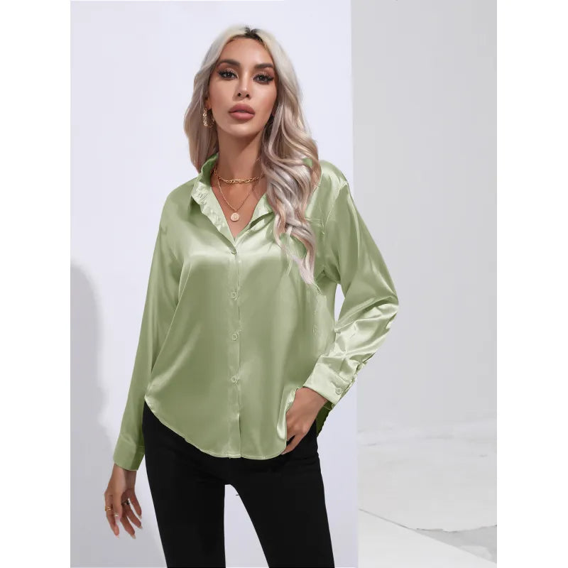 Relaxed and versatile blouse: timeless style and comfort