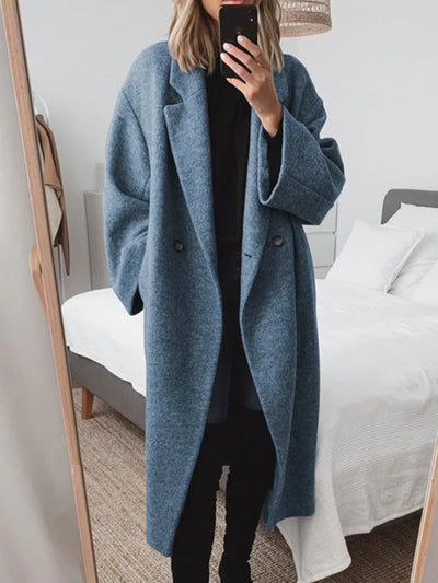 Elegant coat with minimalist design