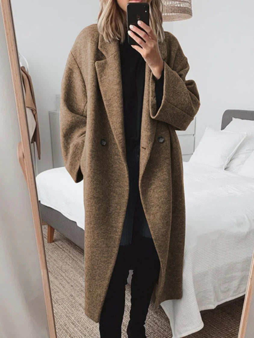 Elegant coat with minimalist design