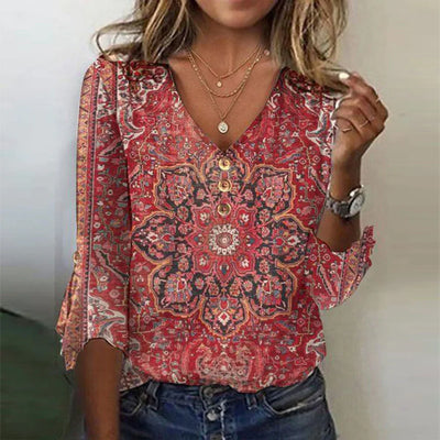 Helena - Printed blouse with 3/4 sleeves and a V-neckline