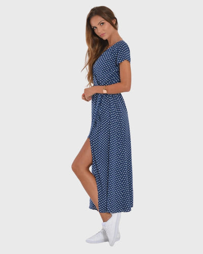 Elegant long dress with short sleeves and belt for special occasions