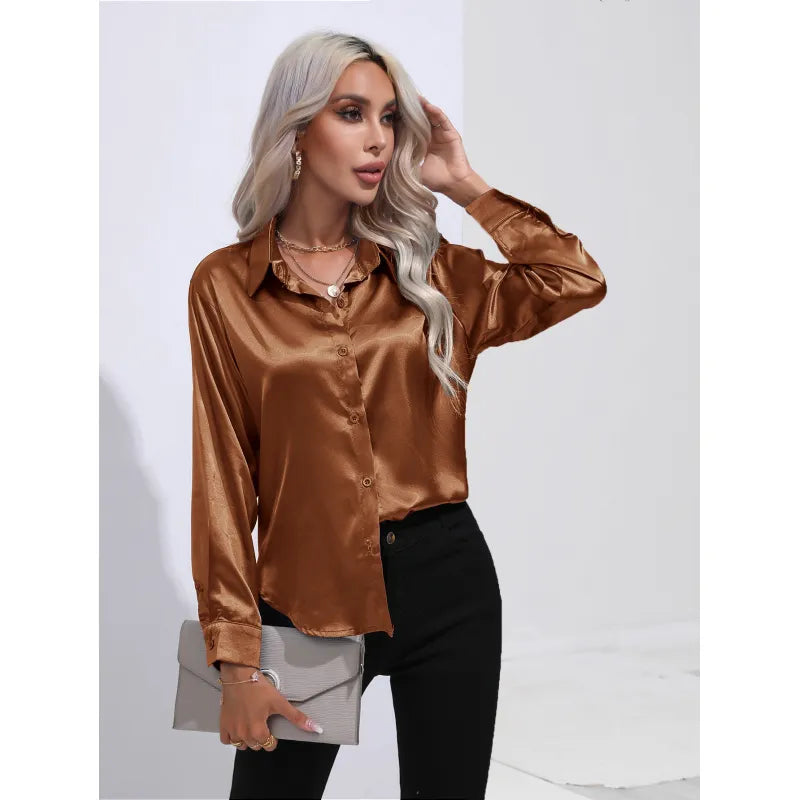 Relaxed and versatile blouse: timeless style and comfort