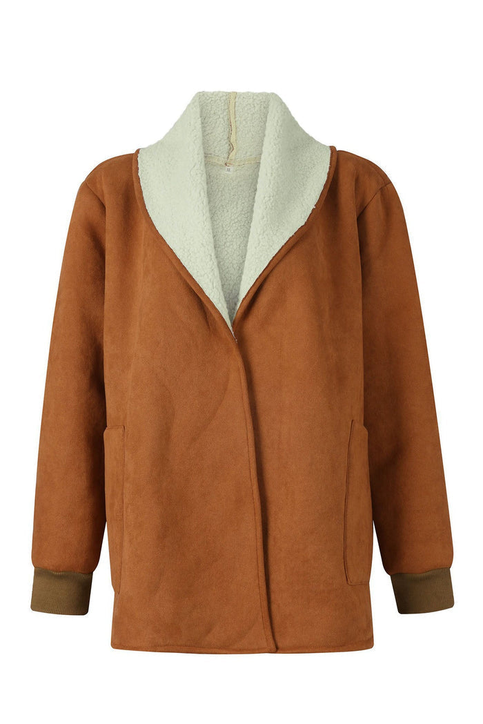 Long-sleeved thermal jacket with a classic collar for cool days