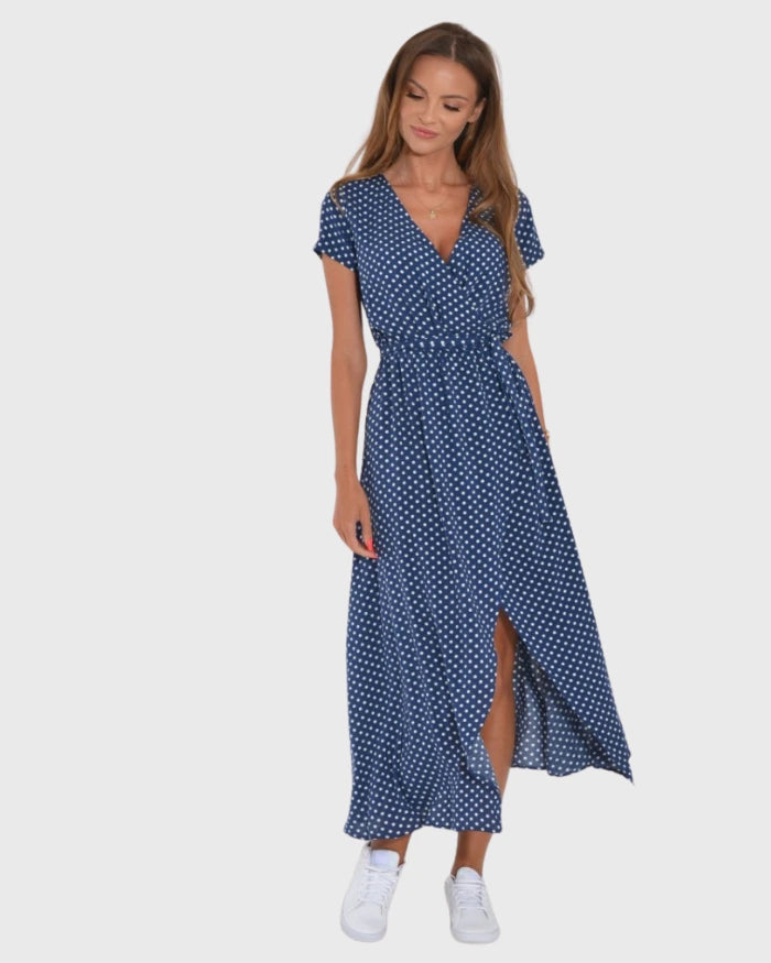Elegant long dress with short sleeves and belt for special occasions