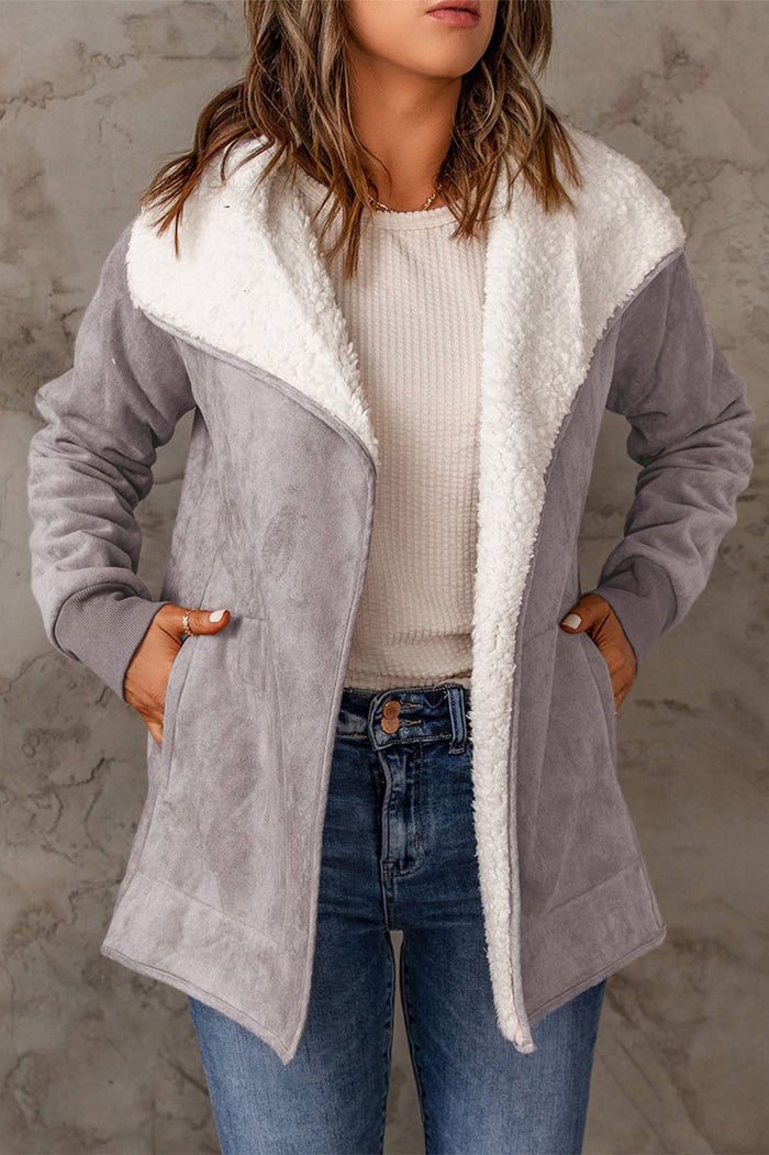 Long-sleeved thermal jacket with a classic collar for cool days