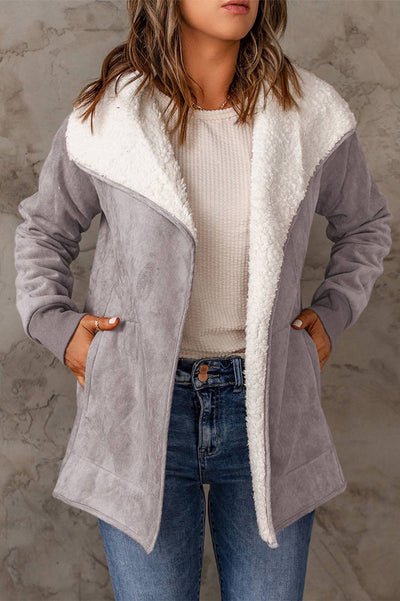 Long-sleeved thermal jacket with a classic collar for cool days