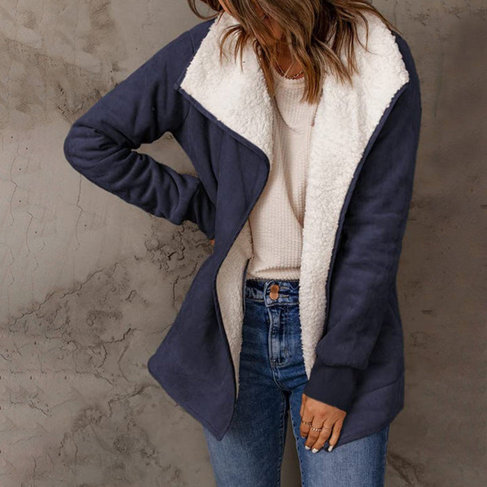 Long-sleeved thermal jacket with a classic collar for cool days