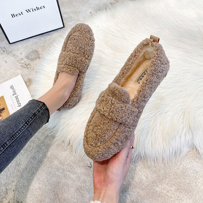 Comfortable and elegant shoes for women