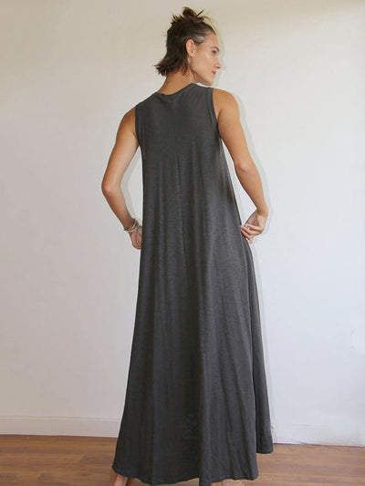 Delia - Simple round neck sleeveless long dress