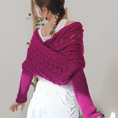Fia - Warm scarf with ponytail sleeves