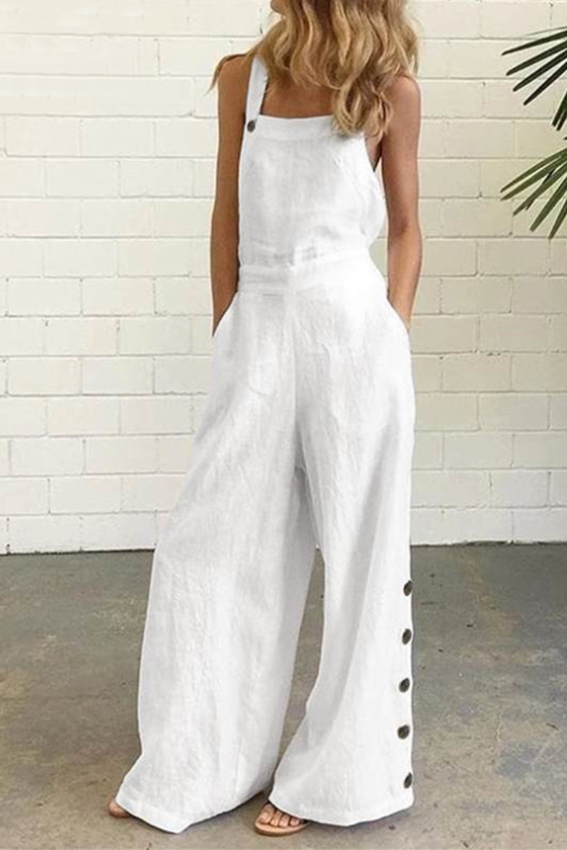 Casual jumpsuit with square neckline, adjustable buckle and decorative buttons