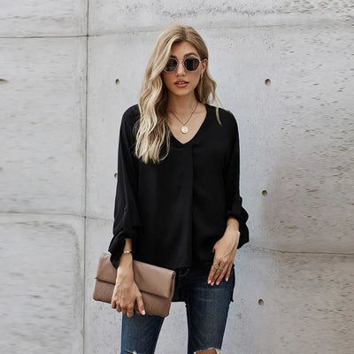 Relaxed and versatile blouse: timeless style and comfort