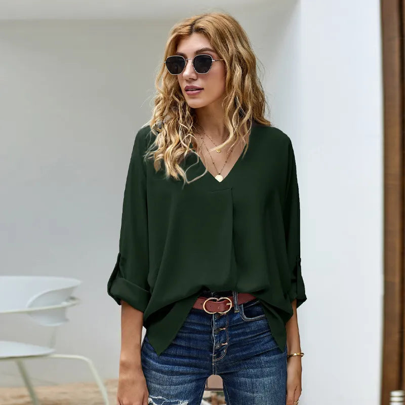 Relaxed and versatile blouse: timeless style and comfort