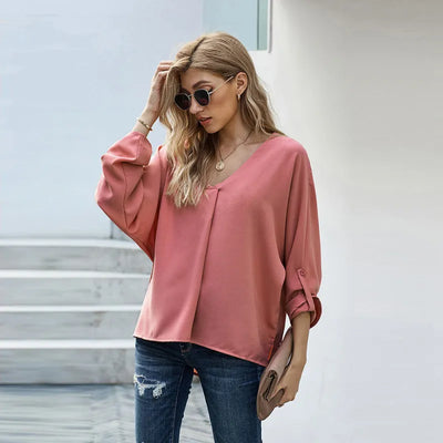Relaxed and versatile blouse: timeless style and comfort