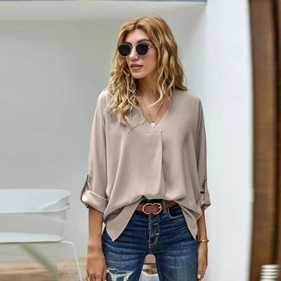 Relaxed and versatile blouse: timeless style and comfort