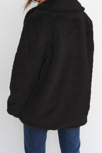 Elegant Coat with Turn-Down Collar and Cut-Out Detail – Chic and Versatile