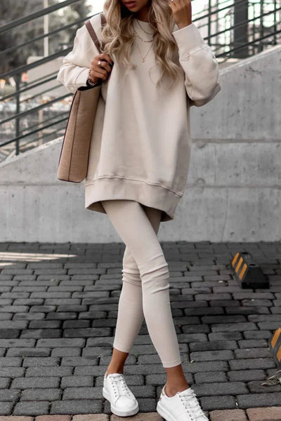 Cozy two-piece set with round neck and long sleeves