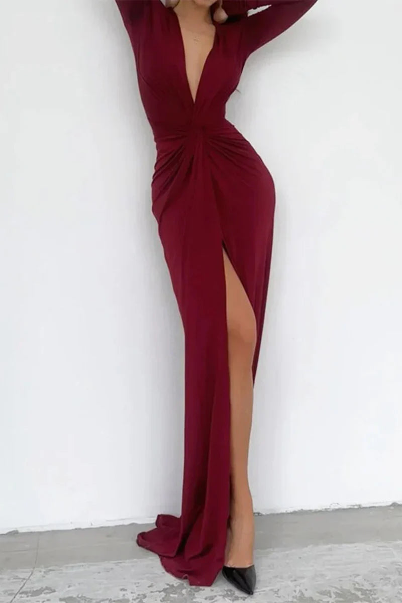 Nadia - Elegant pleated dress with long sleeves and a V-neckline