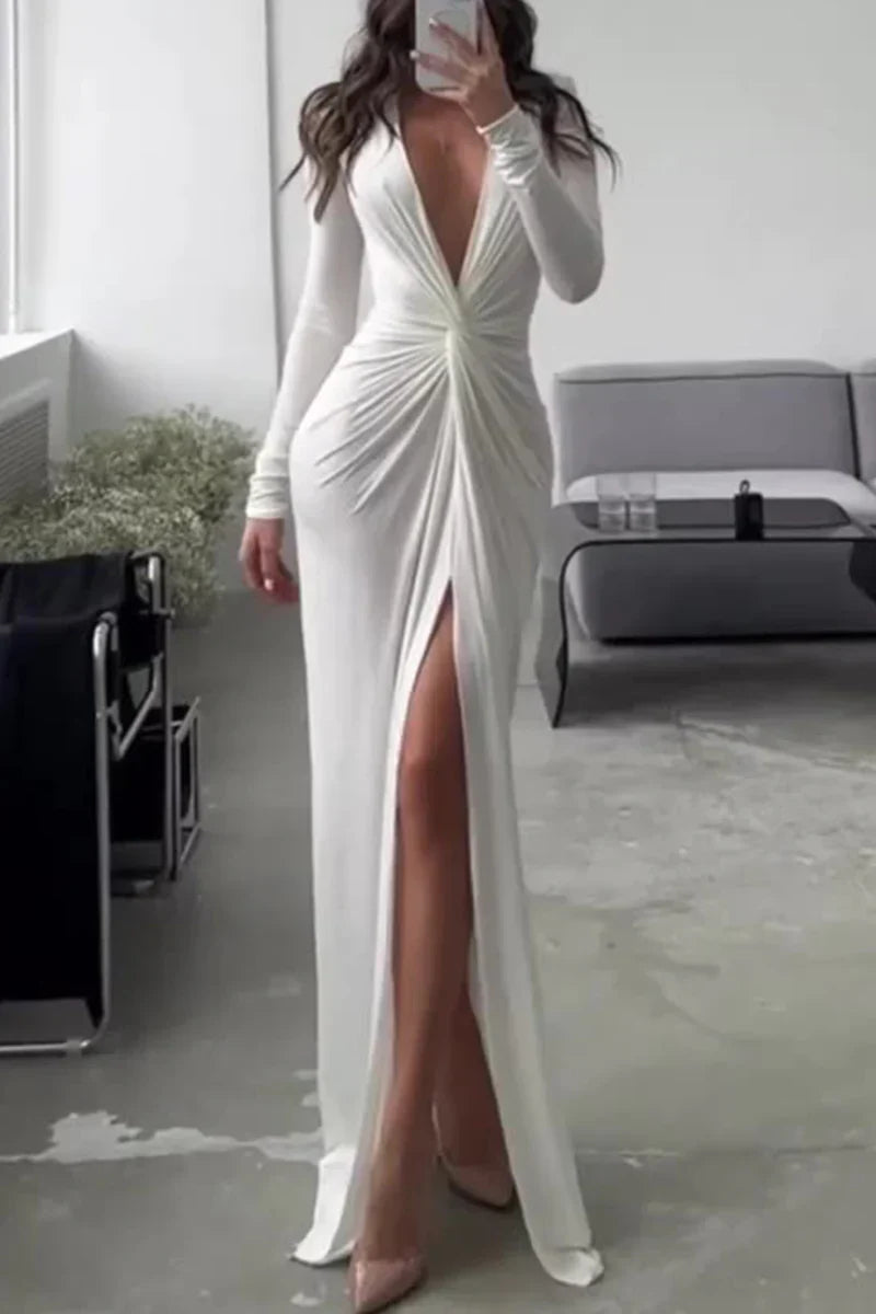 Nadia - Elegant pleated dress with long sleeves and a V-neckline