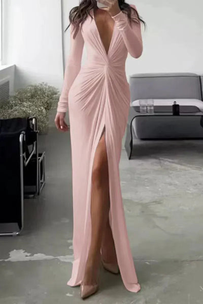 Nadia - Elegant pleated dress with long sleeves and a V-neckline