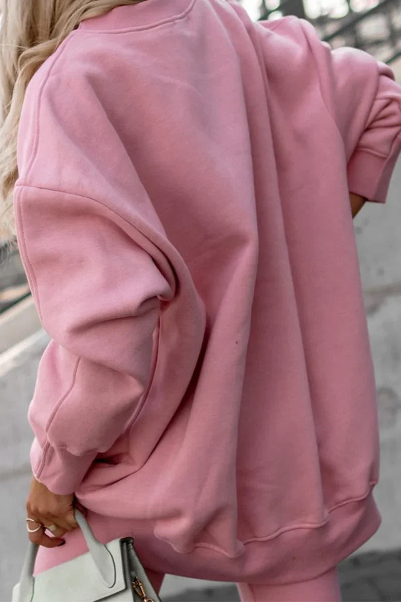 Cozy two-piece set with round neck and long sleeves