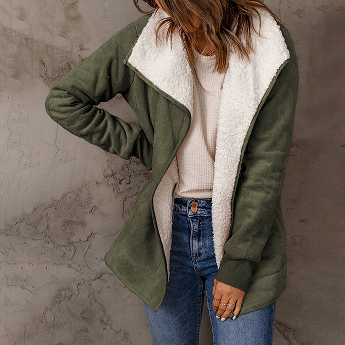 Long-sleeved thermal jacket with a classic collar for cool days
