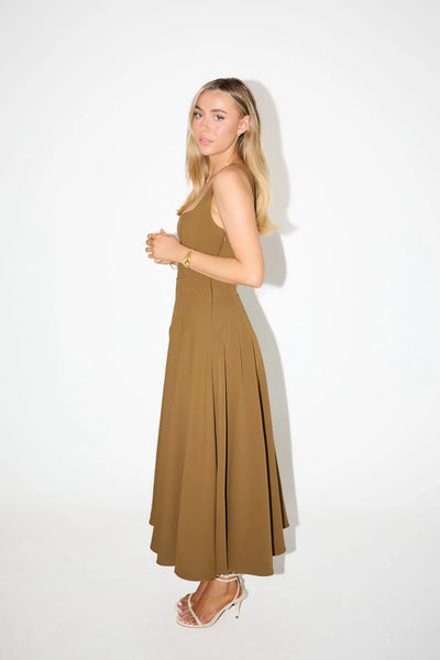 Elegant midi dress for women with a sophisticated and versatile design