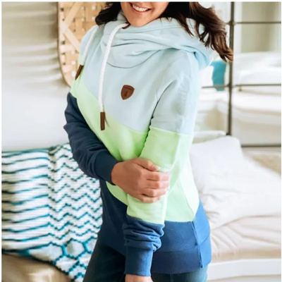 Comfortable long-sleeved hooded sweater for relaxing