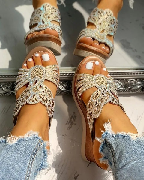 Gianna - Elegant studded platform wedge sandals - Perfect for casual occasions