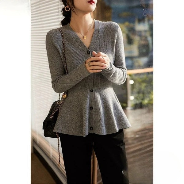 Ribbed Knit Cropped Cardigan with Zip Closure for Style