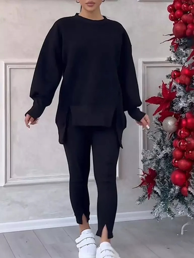 Lightweight and comfortable sweatshirt and leggings set for everyday wear