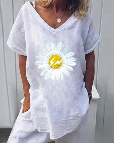 Desiree Daisy Print V-Neck Blouse - Casual Short Sleeve Style