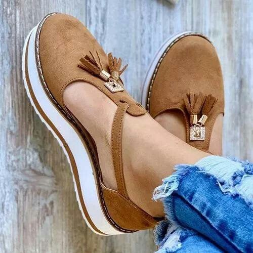 Karla - Sandals with decorative tassels