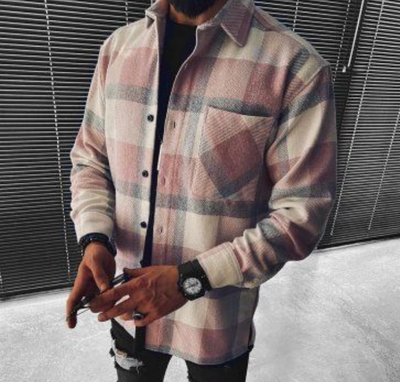 Men's plaid shirt with button closure, ideal for a casual style