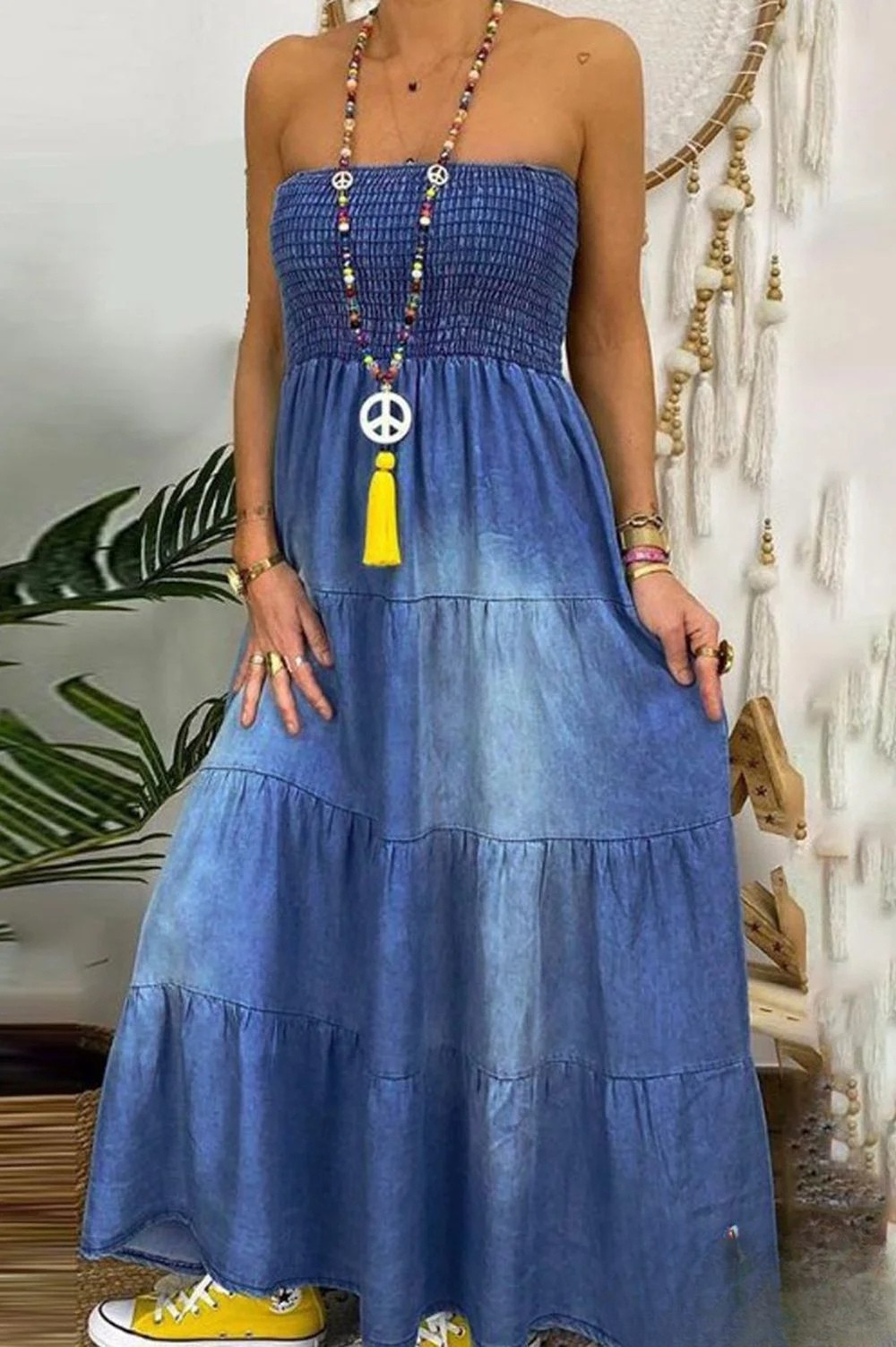 Modern and casual long dress with open neckline and open back