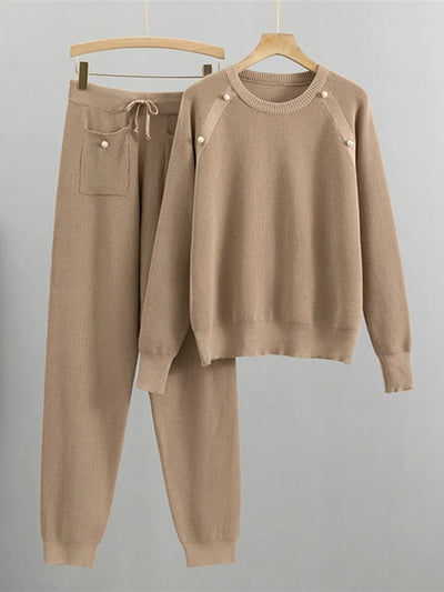 Women's Casual Sweater and Pants Set: A Classic Fall Outfit