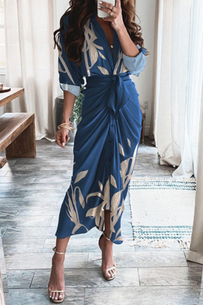 Linda Dress - V-Neckline with Elegant Print