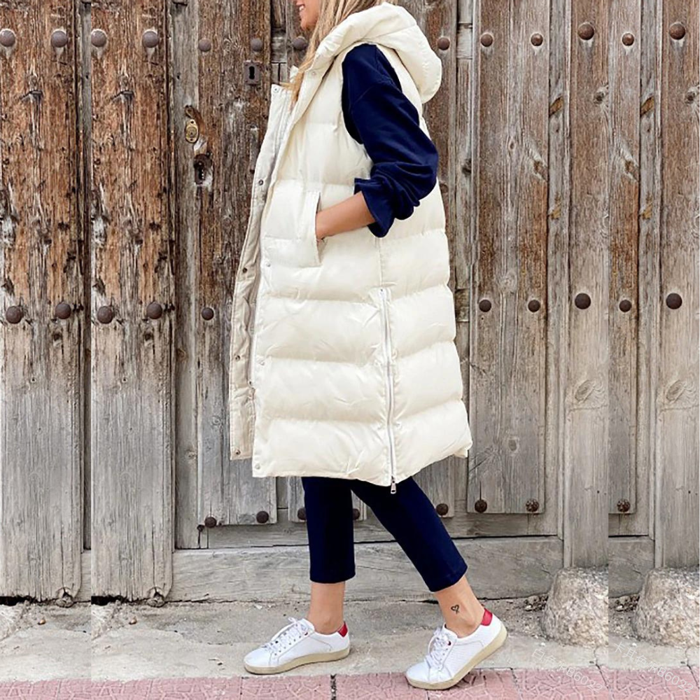 Stylish and eye-catching hooded jacket