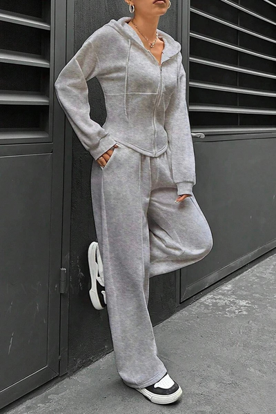 Women's soft sports set with adjustable laces