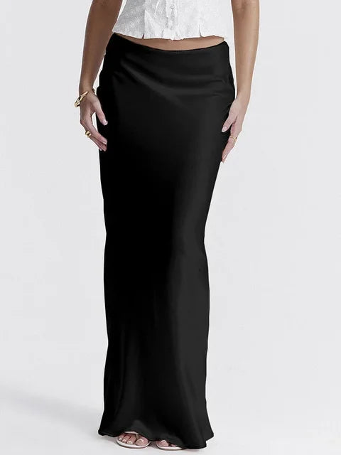 Maxi skirt with a shiny finish and side slit