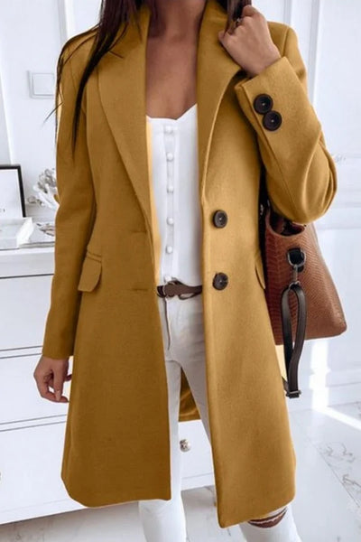 Elegant straight coat with notch lapel