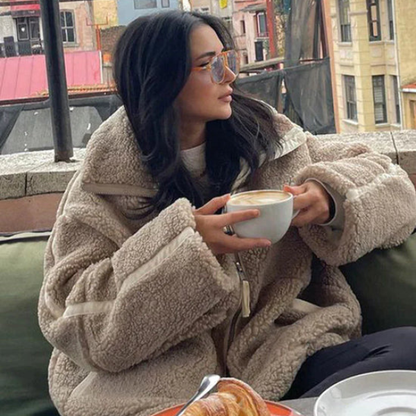 Modern and Warm Women's Jacket with Cozy Design for Winter