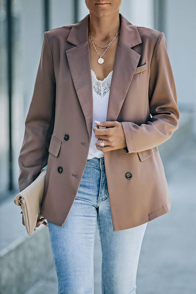Versatile brown double-breasted coat with pockets for any season