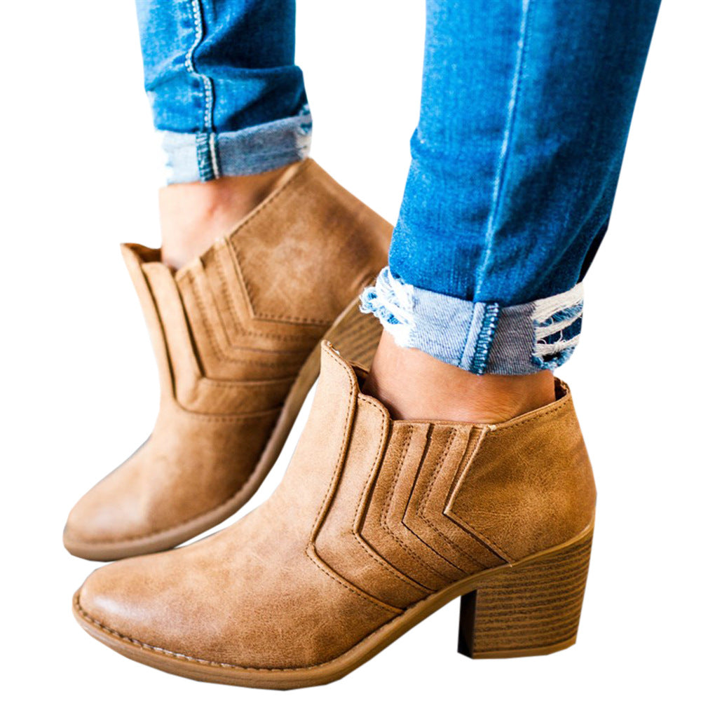 Retro Ankle Boots with Medium Chunky Heel and Round Toe