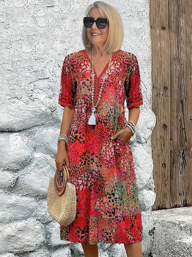 Elegant midi dress with a modern design and versatile style