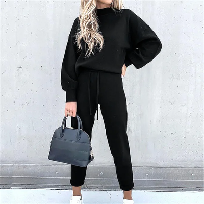 Women's energetic sports set: style and functionality